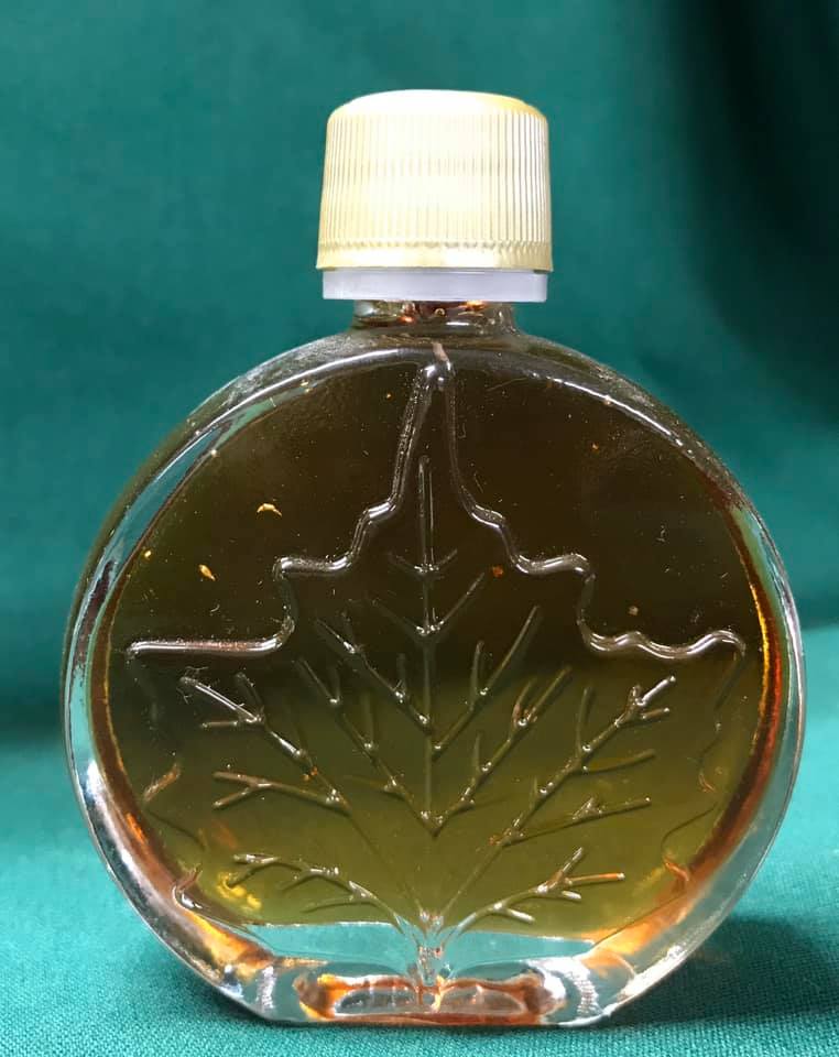Small Round Maple Leaf